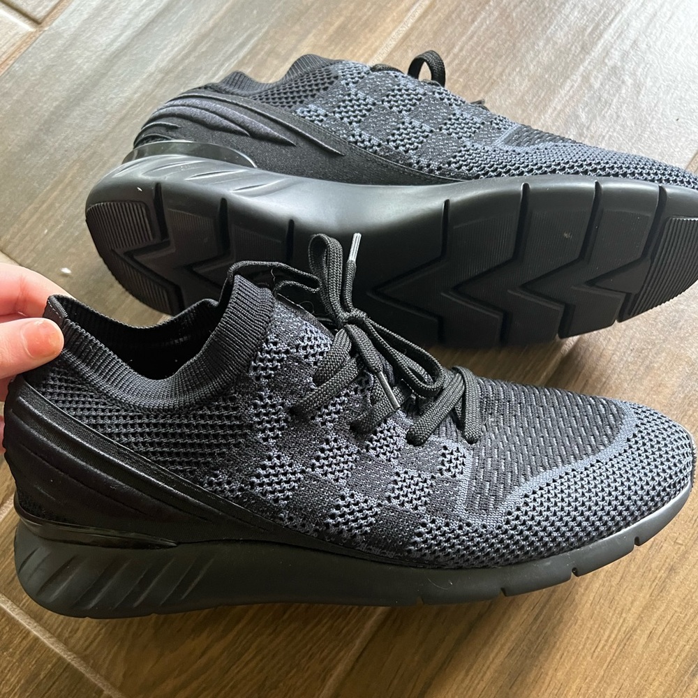 Men’s Authentic LV sneakers